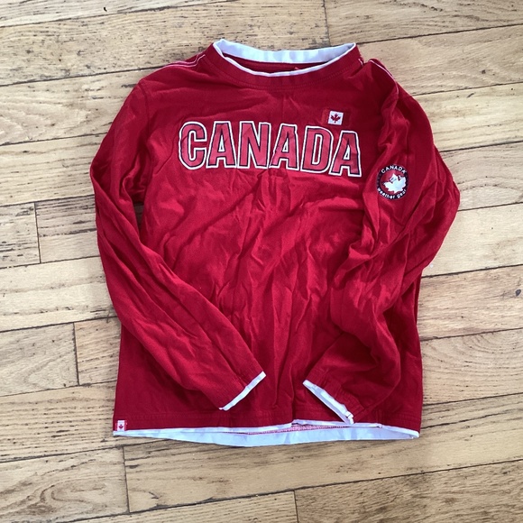2/$20 Canada long sleeve lightweight red t-shirt, boys L - Picture 1 of 3